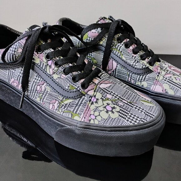 Vans Men's Old Skool Stackform/Platform Sneaker in Lovely Tapestry Floral Black - Picture 4 of 13
